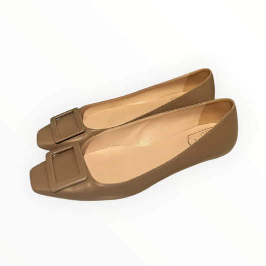 Roger Vivier Belle Leather Ballet Flats - Stone - Size 40