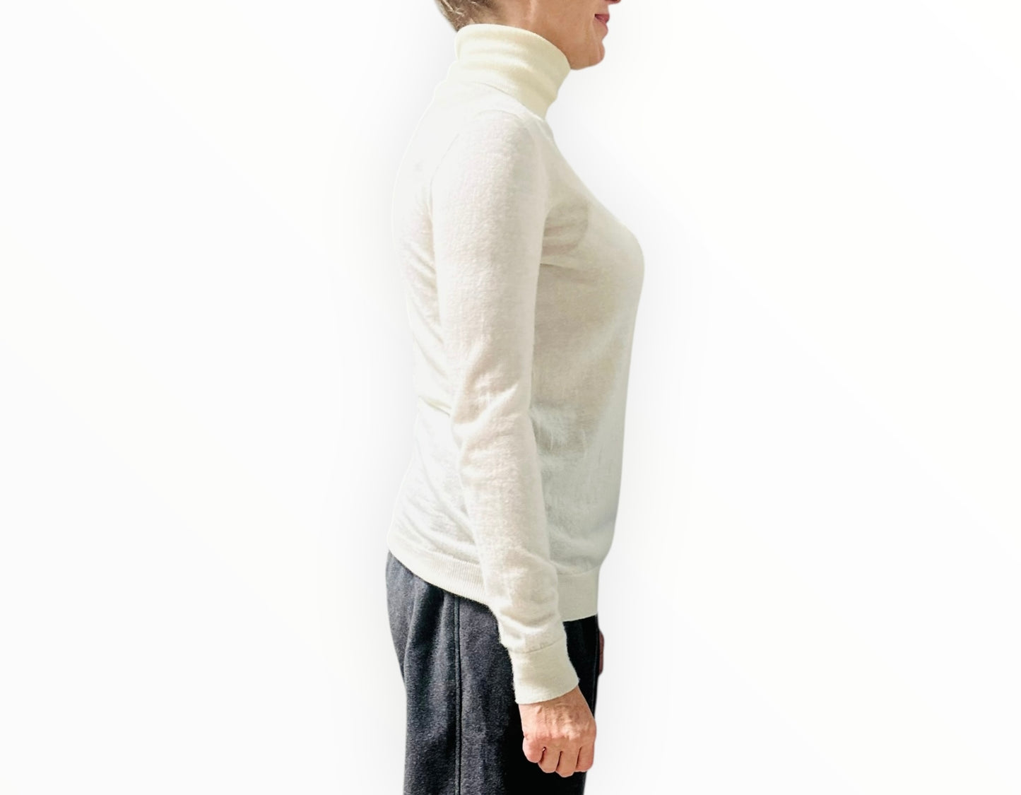 Raey Cashmere Rollneck Top - White  - Size  M